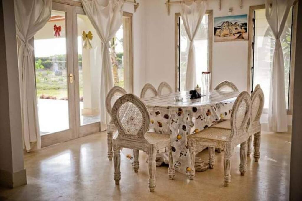 White Villa - Paparemo Beach Watamu Exteriör bild